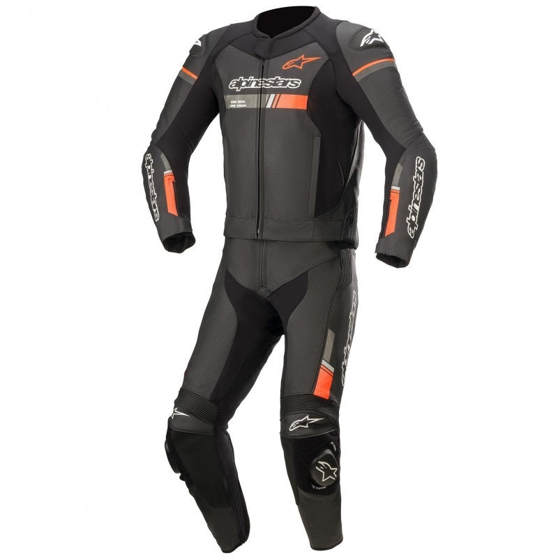 ALPINESTARS GP FORCE CHASER 2PC NEGRO / ROJO FLUOR